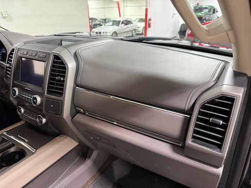 Used 2019 Ford Expedition Max 4WD XLT image 20