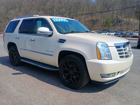 Used 2013 Cadillac Escalade Premium Luxury Platinum image 4