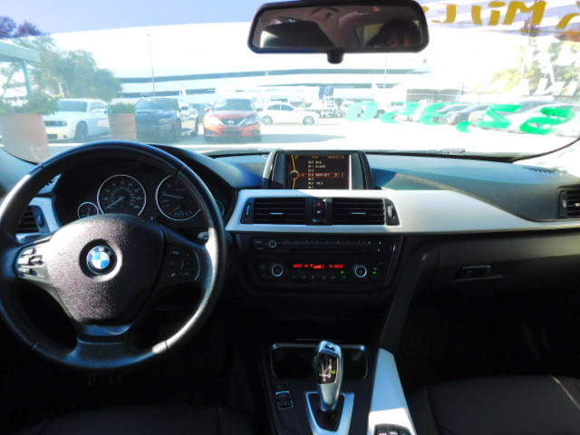Used 2014 BMW 320i Sedan RWD image 12