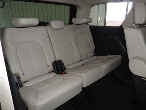 Used 2023 Ford Expedition Limited image 33