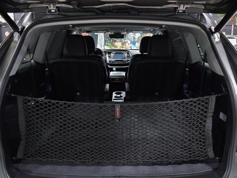 Used 2017 Toyota Highlander Limited image 22