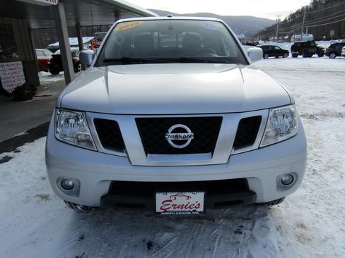 Used 2019 Nissan Frontier PRO-4X image 7