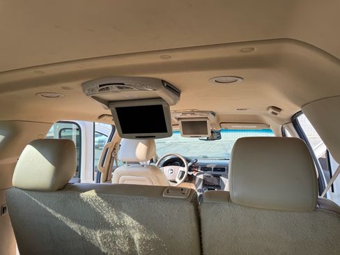 Used 2011 GMC Yukon XL SLT image 14
