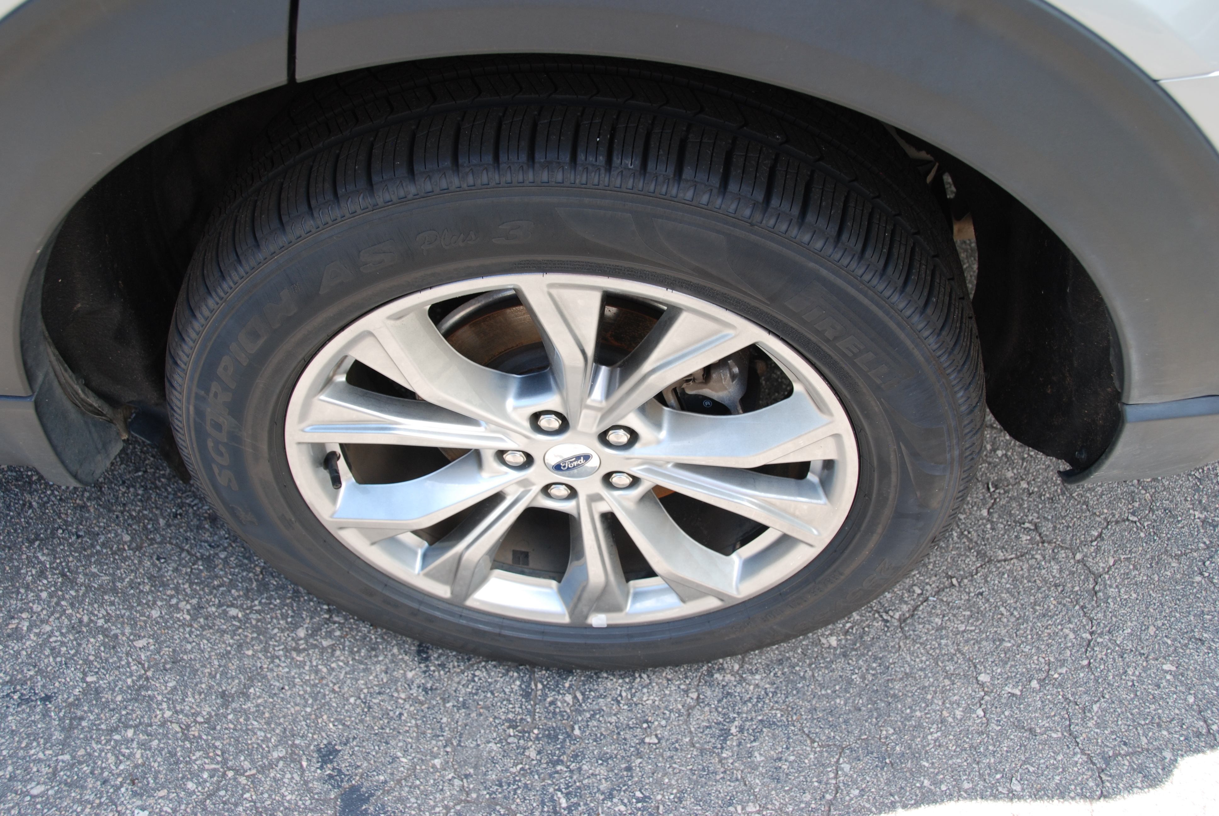 Used 2022 Ford Explorer 4WD Limited image 19