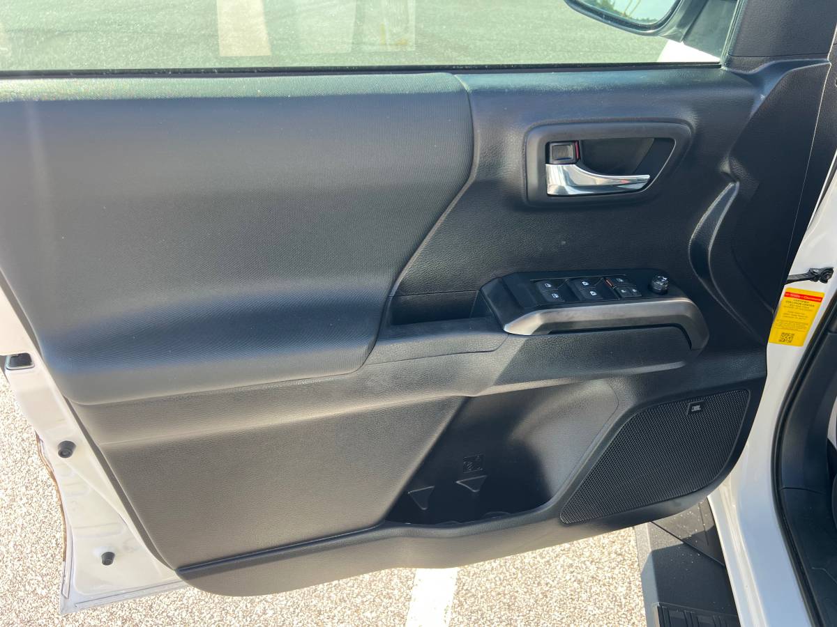 Used 2020 Toyota Tacoma TRD Sport AWD/4WD image 24