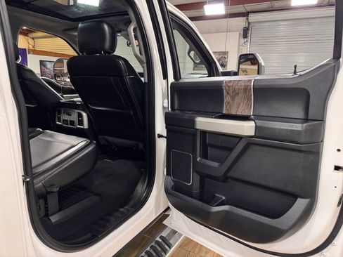 Used 2019 Ford F350 Lariat image 16