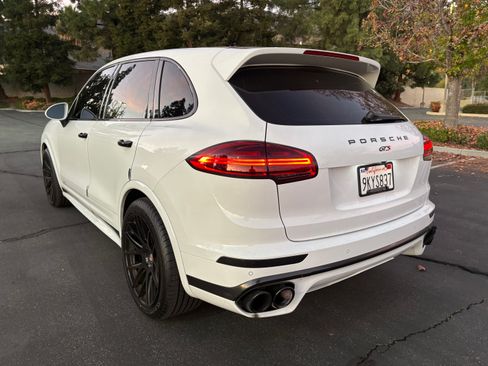 Used 2016 Porsche Cayenne image 4
