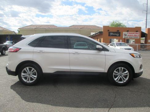Used 2019 Ford Edge SEL Plus image 2