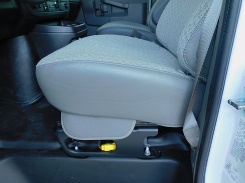 New 2025 Chevrolet Express 3500 image 27