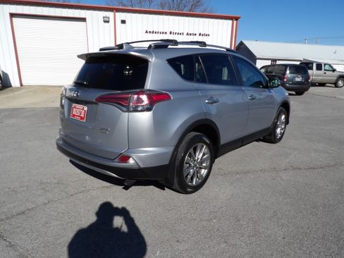 Used 2017 Toyota RAV4 Limited image 3