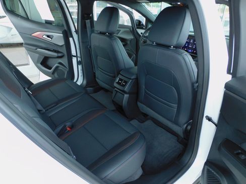 Used 2024 Chevrolet Equinox EV FWD RS w/2RS image 23