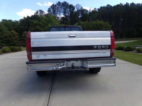 Used 1994 Ford F150 XLT image 4