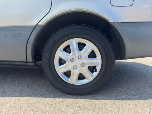 Used 2001 Toyota Sienna LE FWD image 15