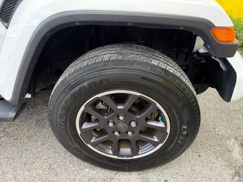 Used 2021 Jeep Gladiator Overland image 18