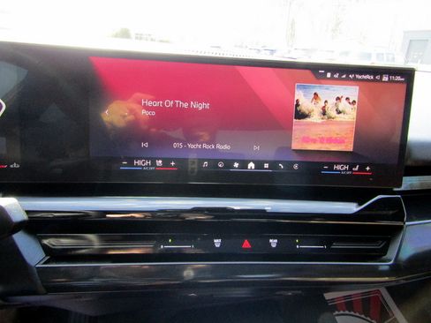 Used 2025 BMW 530i xDrive image 16