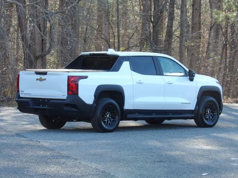 Used 2024 Chevrolet Silverado EV W/T image 11