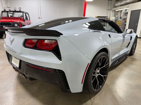Used 2019 Chevrolet Corvette Grand Sport Coupe w/ 2LT RWD image 5