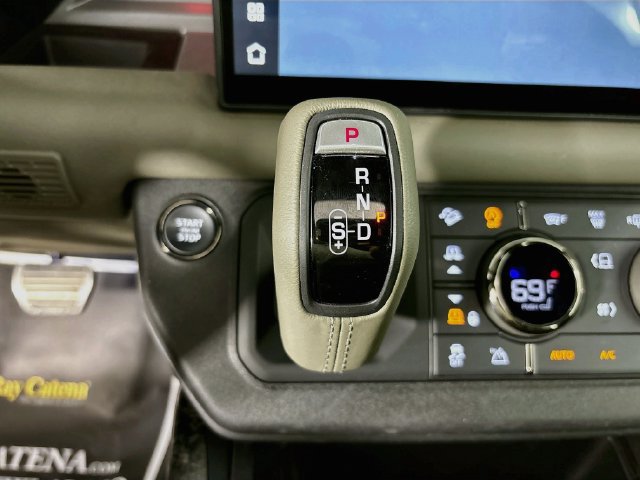 Used 2025 Land Rover Defender 110 OCTA AWD/4WD image 19