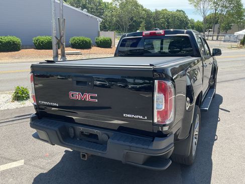Used 2018 GMC Canyon 4x4 Crew Cab Denali image 3