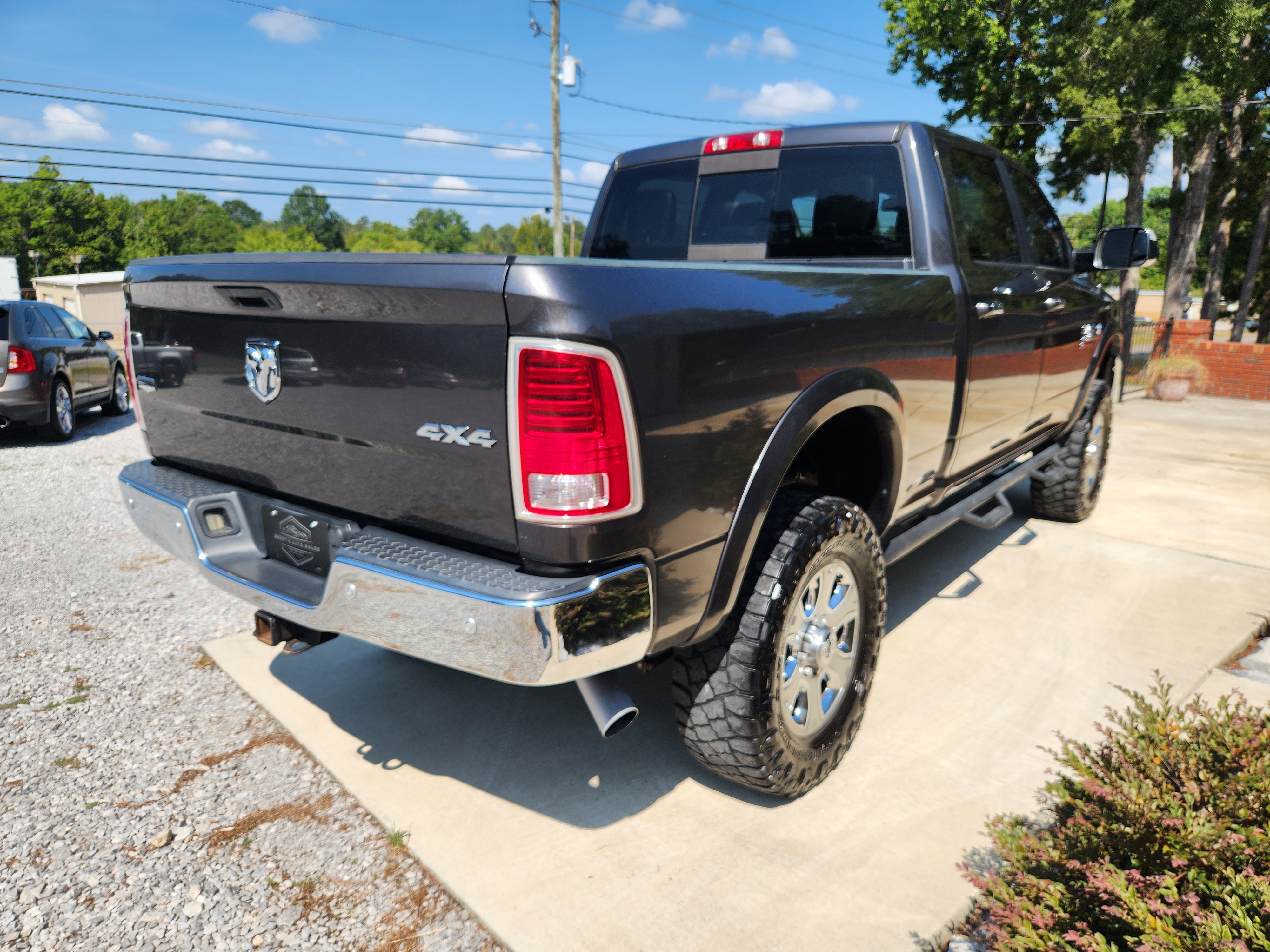 Used 2017 RAM 2500 4x4 Crew Cab Laramie image 6