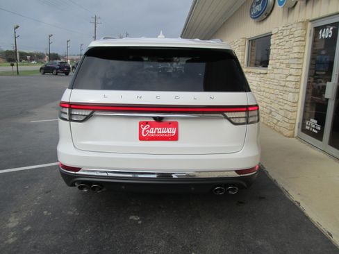 Used 2022 Lincoln Aviator Reserve image 9