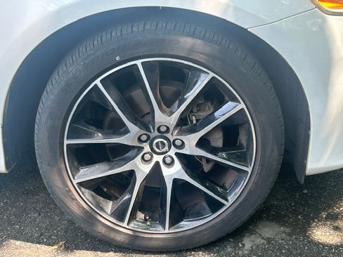 Used 2015 Volvo XC60 AWD T6 R-Design Platinum image 34