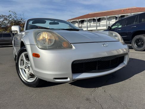 Used 2002 Toyota MR2 Spyder image 13