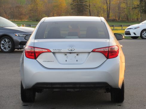 Used 2019 Toyota Corolla FWD image 6