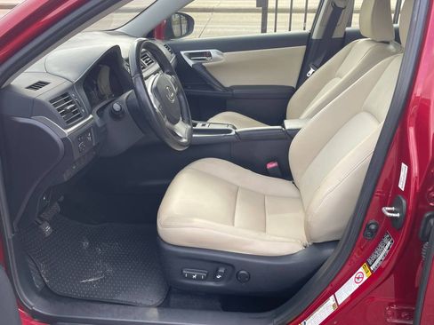 Used 2013 Lexus CT 200h Premium image 10