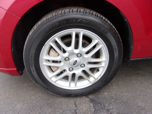 Used 2009 Ford Focus SE image 9