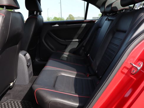 Used 2015 Volkswagen Jetta GLI image 11