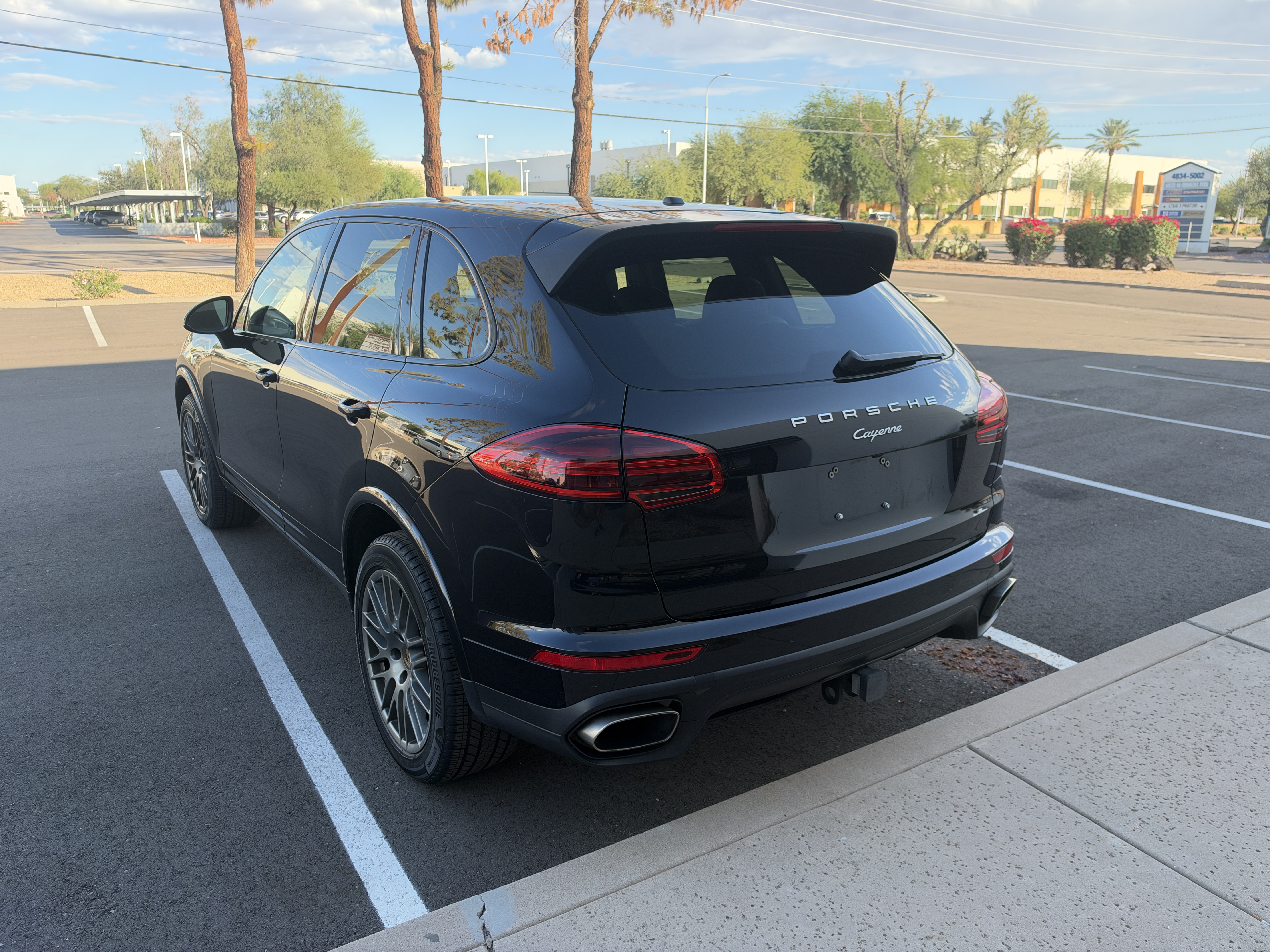 Used 2017 Porsche Cayenne Platinum Edition AWD/4WD image 26