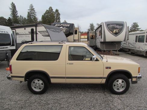 Used 1989 Chevrolet S10 Blazer image 7