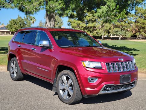 Used 2015 Jeep Grand Cherokee 4WD Overland 3.6L 6-Cyl SUV image 3