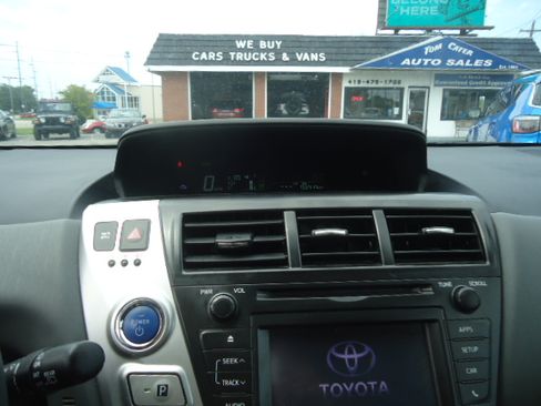 Used 2012 Toyota Prius V Three Wagon 4D FWD image 16