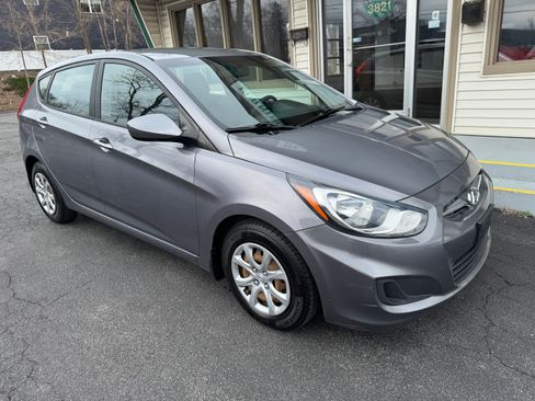 Used 2014 Hyundai Accent GS image 2
