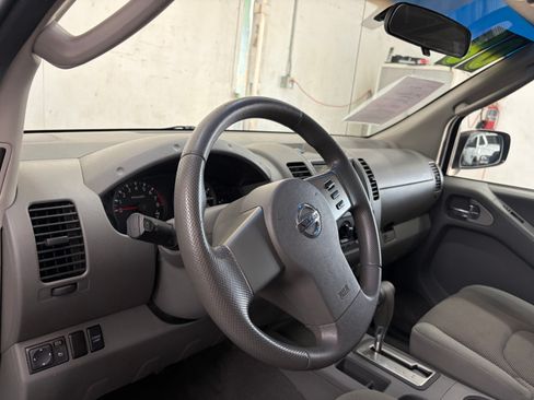 Used 2008 Nissan Frontier 2WD Crew Cab image 14