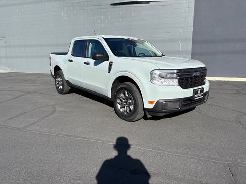 Used 2024 Ford Maverick XLT image 3