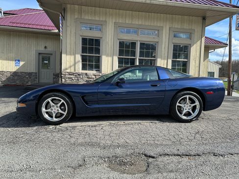Used 2000 Chevrolet Corvette image 2