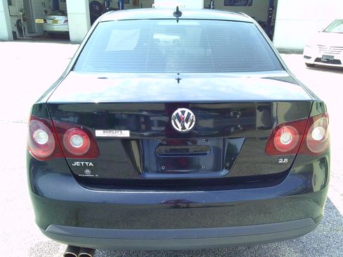 Used 2009 Volkswagen Jetta Sedan FWD image 13