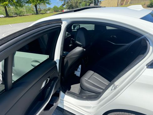 Used 2023 BMW 330i xDrive image 15