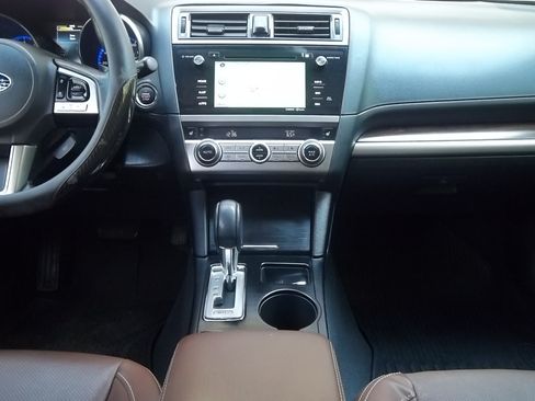 Used 2017 Subaru Outback 3.6R Touring image 22