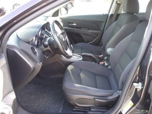 Used 2014 Chevrolet Cruze LT image 2
