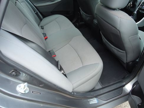 Used 2012 Hyundai Sonata GLS image 10