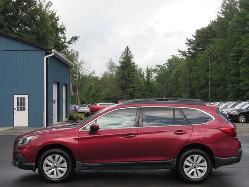 Used 2018 Subaru Outback 2.5i Premium AWD/4WD image 4