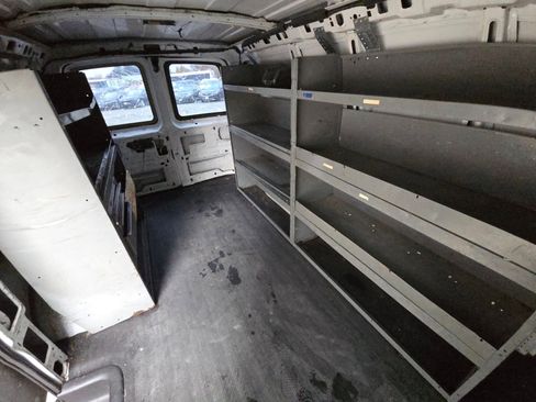 Used 2007 Chevrolet Express 3500 image 18