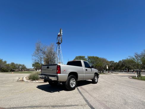 Used 2004 Chevrolet Silverado 1500 LS image 9
