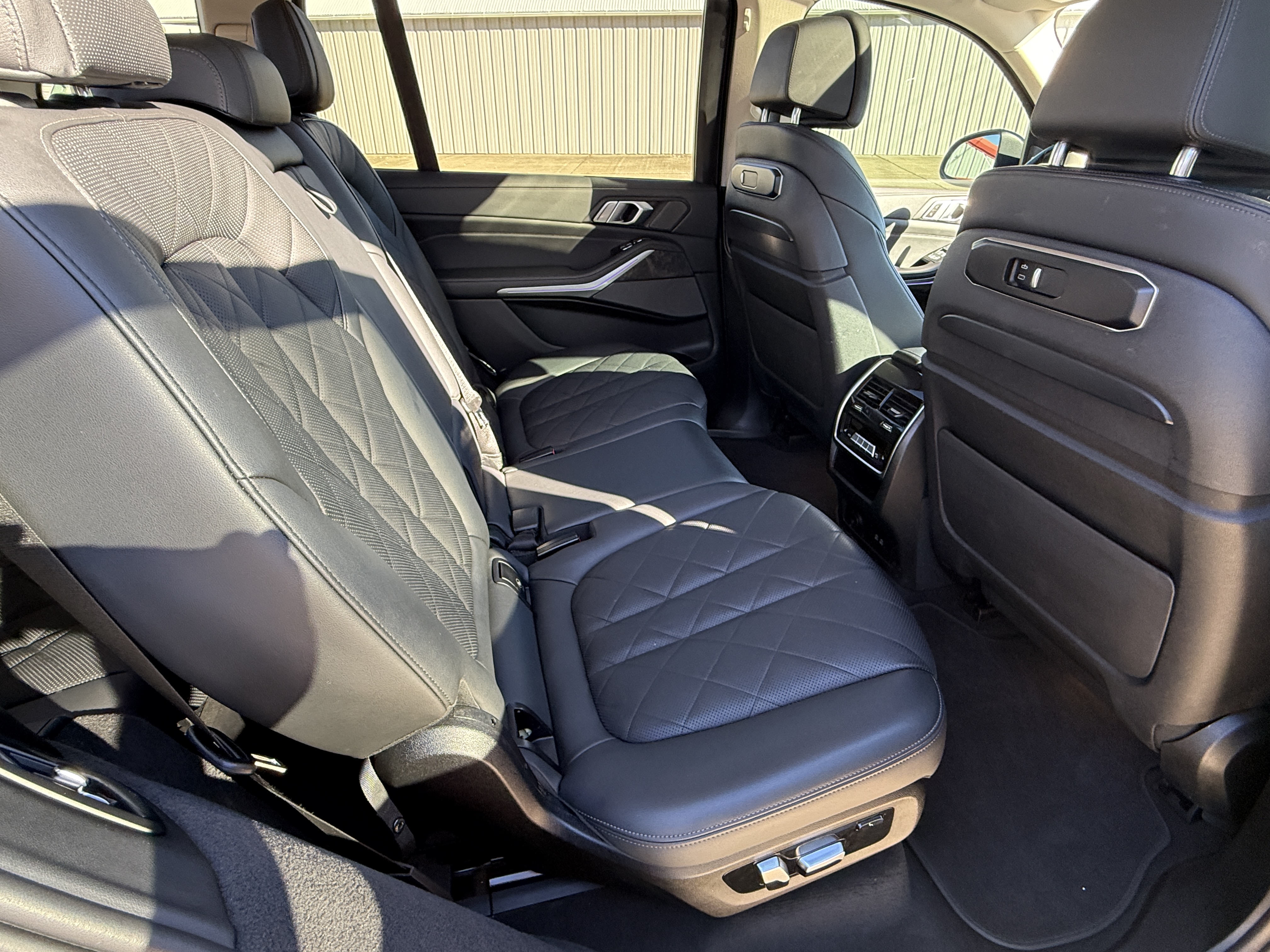 Used 2024 BMW X7 xDrive40i AWD/4WD image 9
