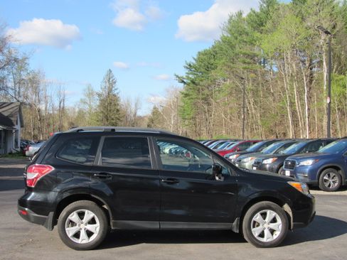 Used 2016 Subaru Forester 2.5i Premium image 9