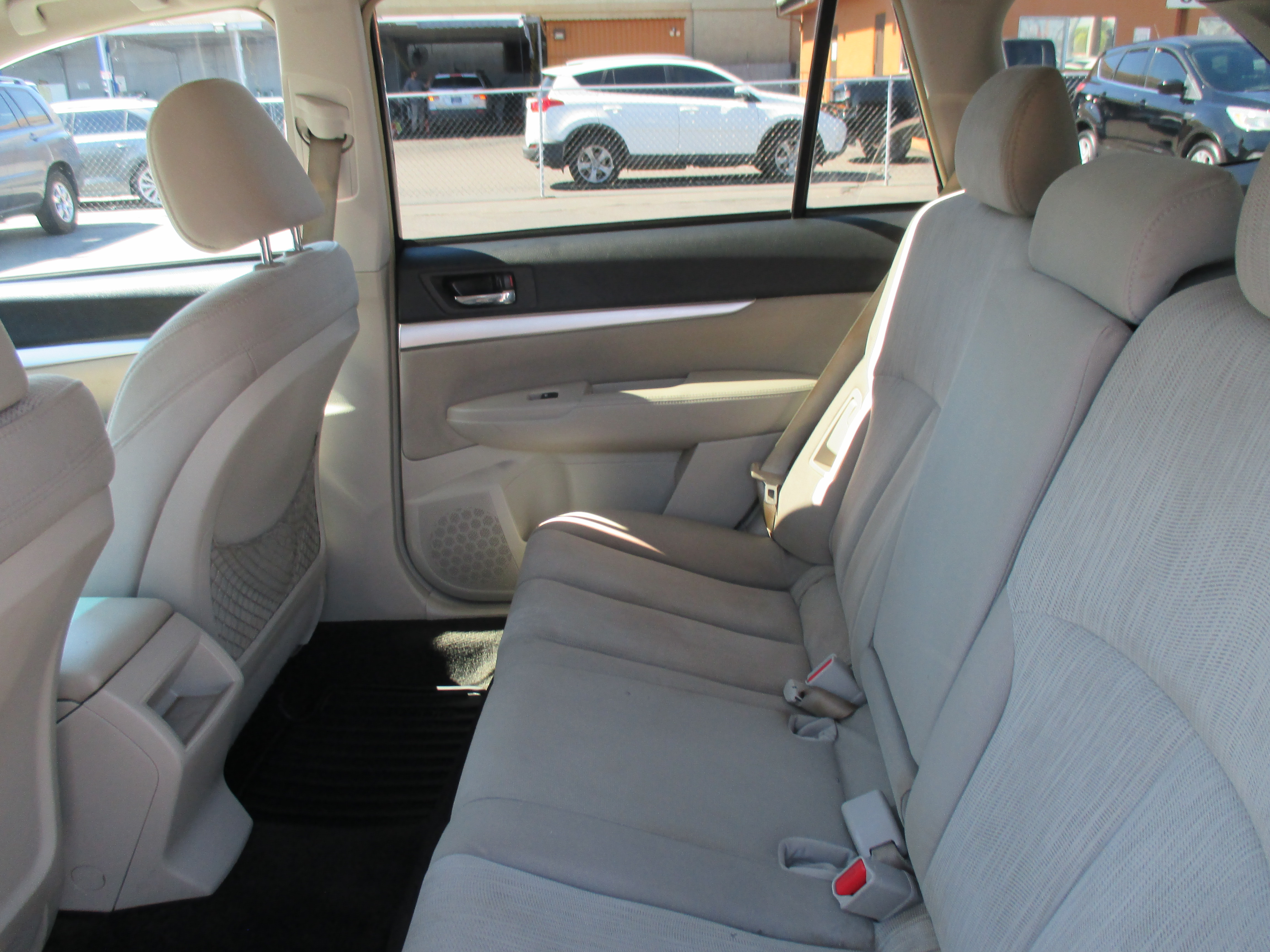 Used 2012 Subaru Outback 2.5i Limited AWD/4WD image 9